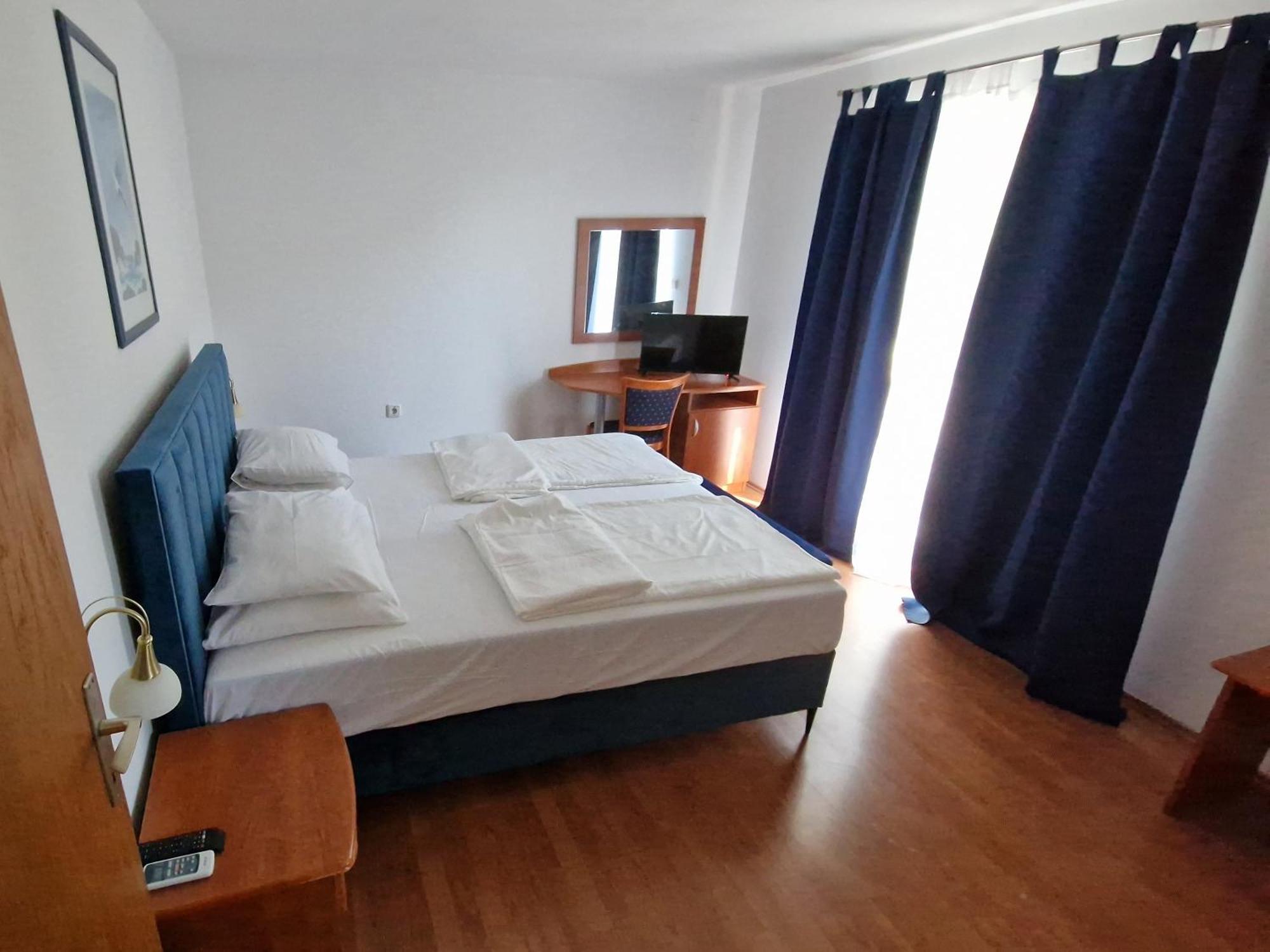 Pansion Marco Polo Hotel Petrcane Eksteriør billede