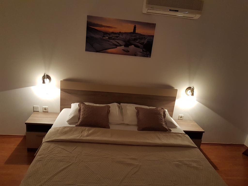 Pansion Marco Polo Hotel Petrcane Eksteriør billede